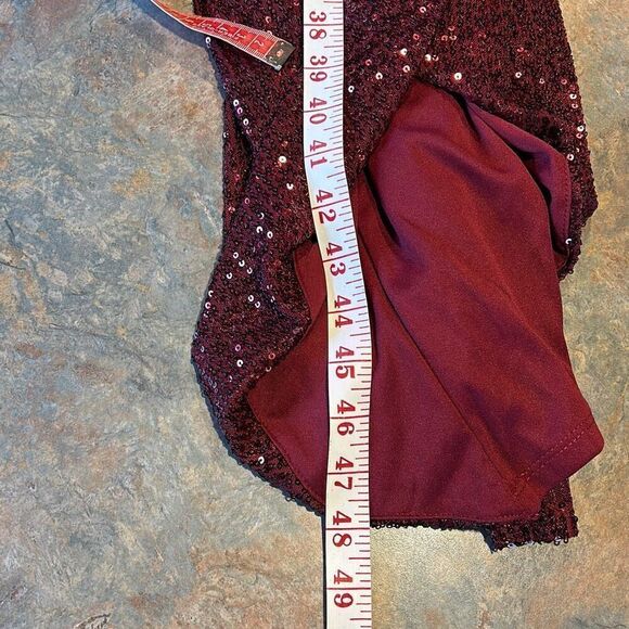Francesca’s NWT Burgundy Sequin Formal Tulip Dress Medium - Picture 16 of 16
